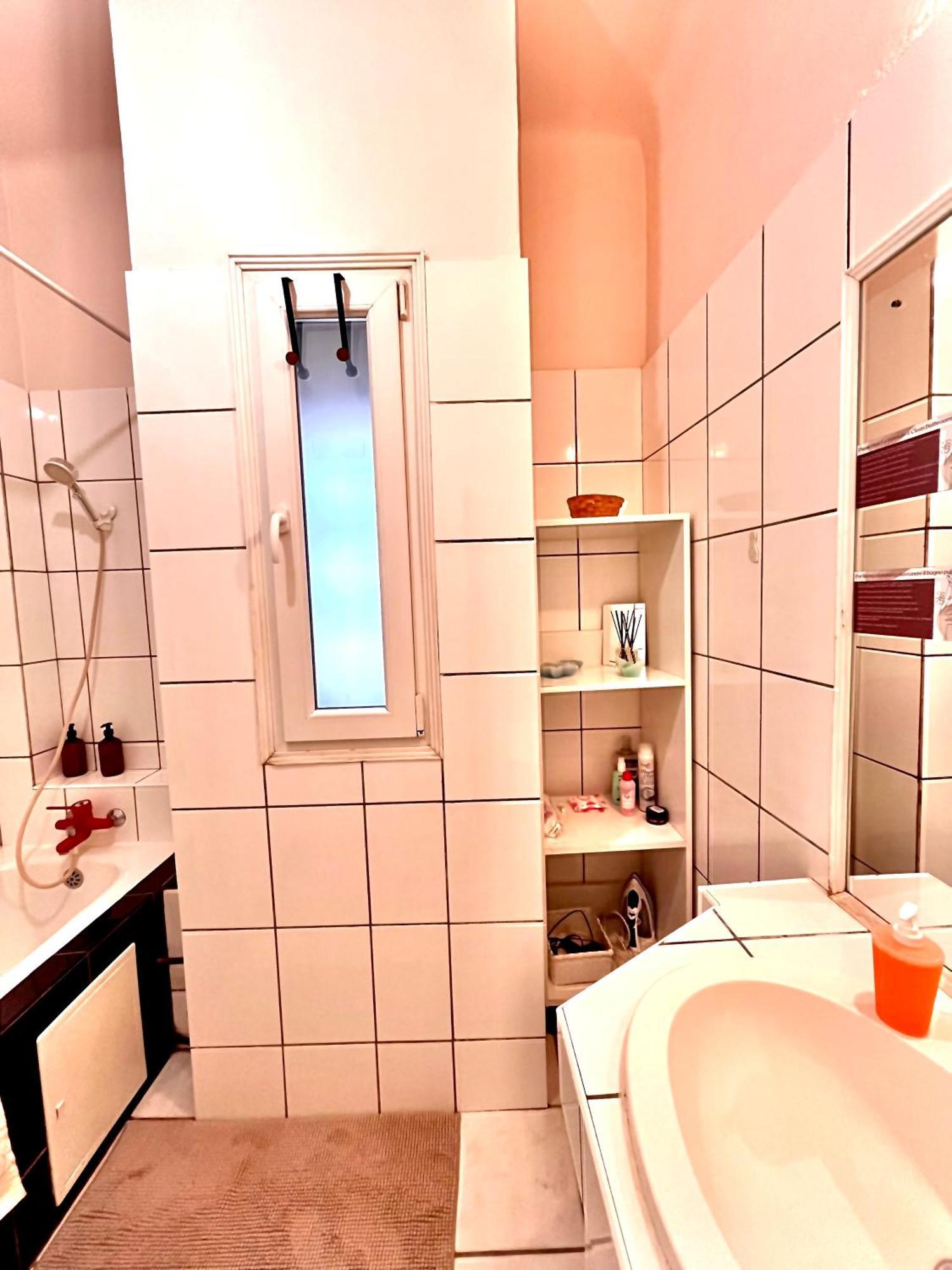 Downtown Unirii Square Private Economy Rooms With Shared Amenities 布加勒斯特 外观 照片