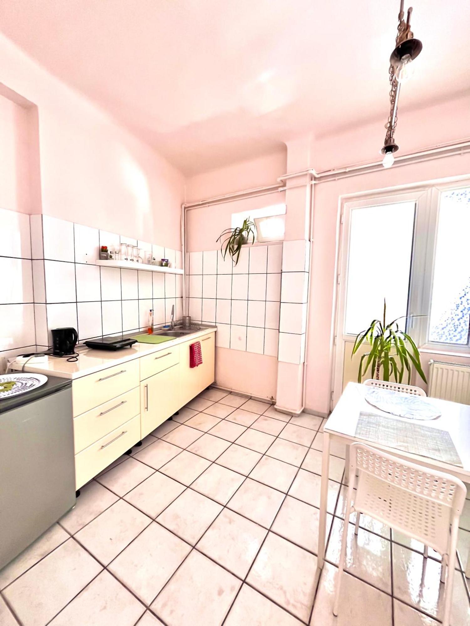 Downtown Unirii Square Private Economy Rooms With Shared Amenities 布加勒斯特 外观 照片